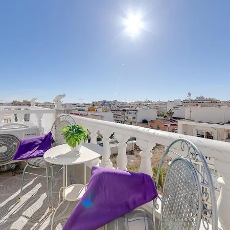 Penthouse Duplex-torrevieja, Close To The